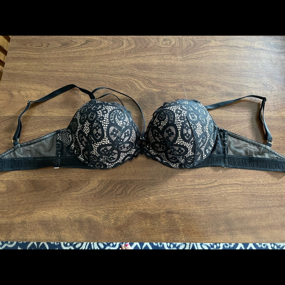 Never Worn! Black Lace, Victoria’s Secret Very Sexy Push-up Bra, Size 34D